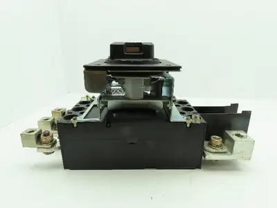 Mitsubishi Electric NF 400CS Breaker 600V 300A 3 Pole W/Lock Mechanism No Fuse