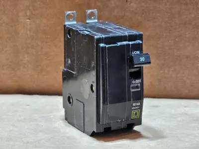 USED SQUARE D QOB230