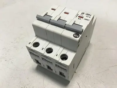 USED ALLEN BRADLEY 1492-SP3D200