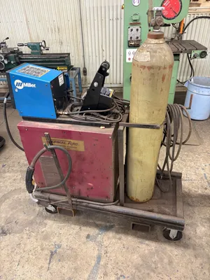 2004 THERMAL ARC ARCMASTER 400 MST Welders | ListingHippo (1)
