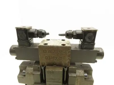 Used HUSKY HYDROLUX MOOG _UNKNOWN_ Valves/Fittings | Arrow Industrial #622605