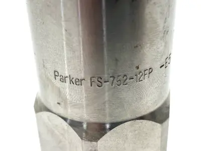 USED PARKER CHEMICAL COMPATIBLE QUICK COUPLING 316 STAINLESS STEEL