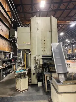 2009 KOMATSU H2W200 Straight Side Double Crank Press | Universal Press & Machinery (UPM) (4)