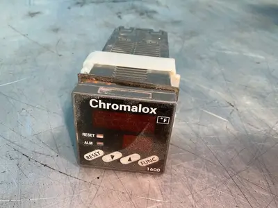 Used CHROMALOX 160010030 Temperature Controls Ohio US | HGR 24 #1406042