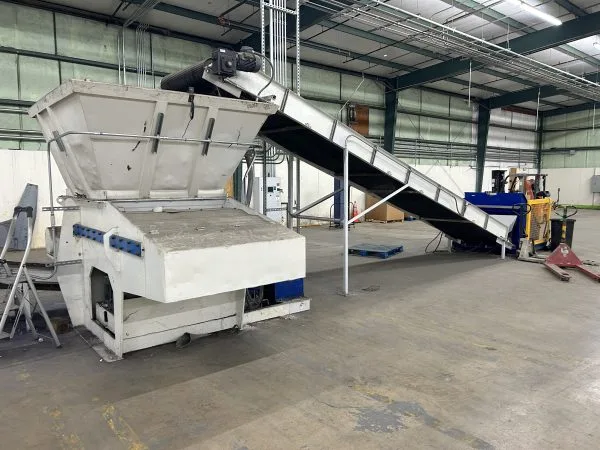 Vecoplan RG52/150 FF SPK FF (Film & Fiber) Shredder  New 2003 W/Conveyors – Box Dumper