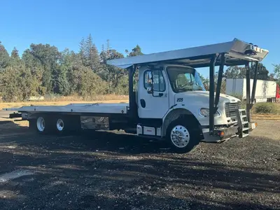 USED 2020 FREIGHTLINER M2 106