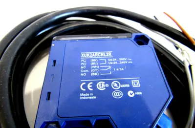 NEW TELEMECANIQUE XUK2ARCNL2R PROXIMITY SWITCH