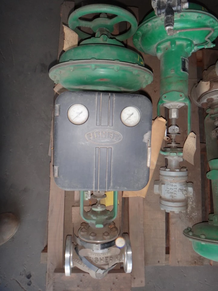 Fisher 1.5" 150 Class, 316 Stainless Threaded Control Valve