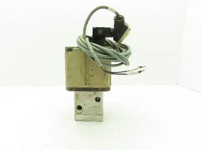 CKD CVS3-15A-70-03RS-3 High Pressure Air Operated 3-Way Valve
