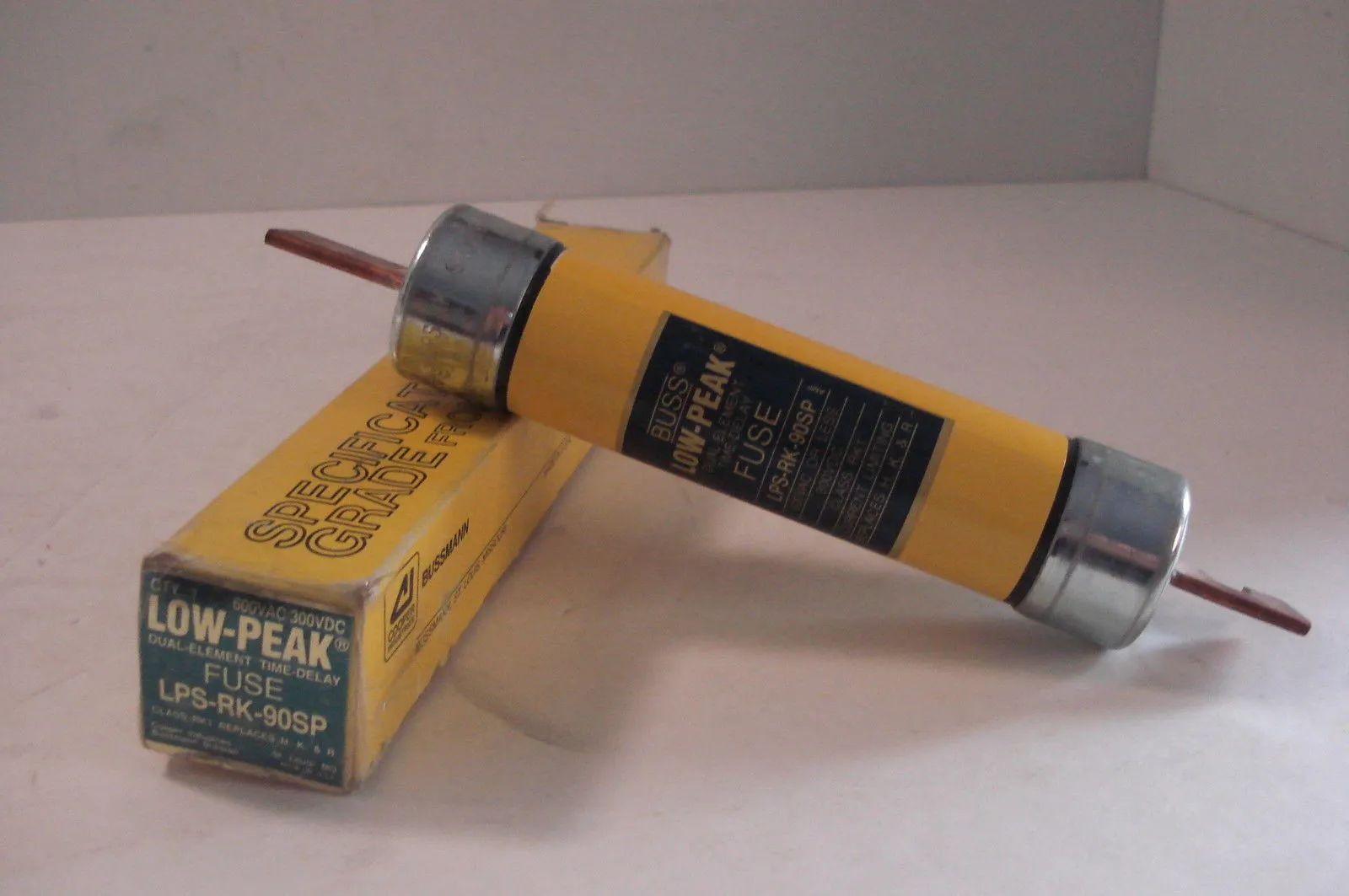 NEW COOPER BUSSMANN LOW PEAK LPS-RK-90SP FUSE