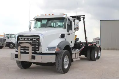 New | in-Stock 2026 MACK GRANITE 64BR Rolloff Trucks Texas US | Roll Off Truck World #1491889