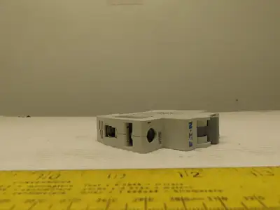 Eaton Cutler Hammer WMZS1D08 8A 1 Pole Circuit Breaker DIN Rail Mount Lot of 3