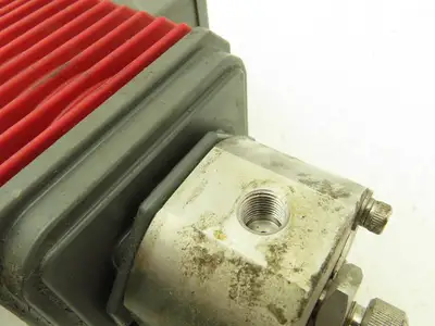 Iwaki EH-C20SH-200R9 Metering Pump Dosing Chemical 120ml/Min Pres .69MPa 200V