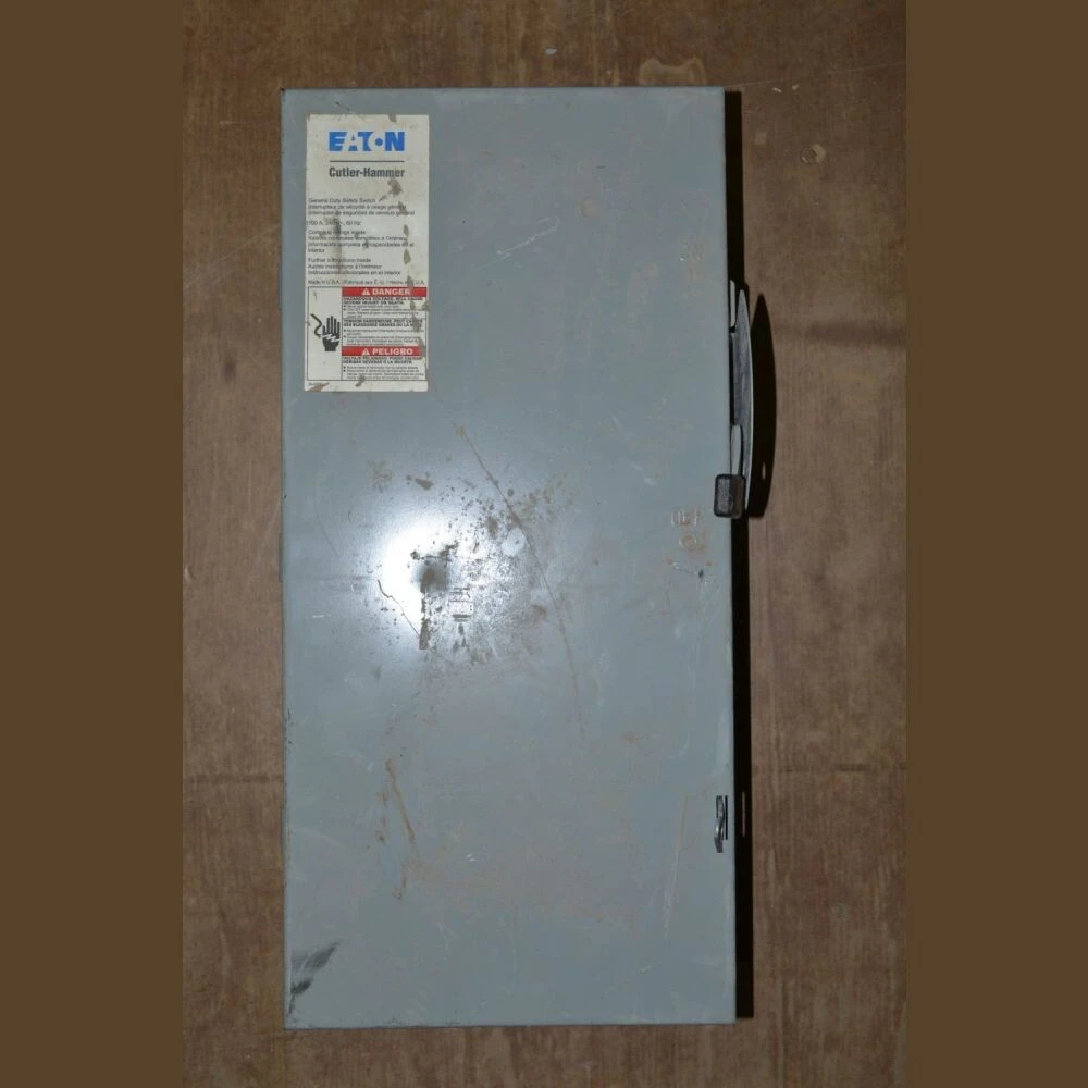 Cutler Hammer 100 Amp Disconnect