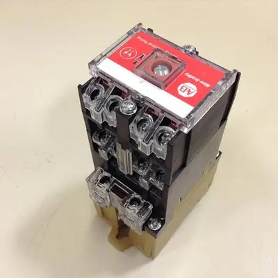 USED ALLEN BRADLEY 700S-P530A1 SER E