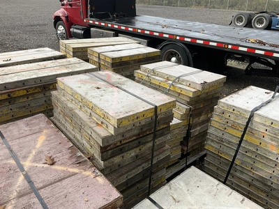 Used MIXED LOT OF VARIOUS SIZED CONCRETE FORMS Misc Construction Attachements Michigan US | Miedema Asset Management Group #1579276