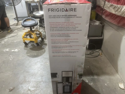 Used FRIGIDAIRE HOT AND COLD WATER DISPENSER Beverage Dispensers Michigan US | Miedema Asset Management Group #1322226