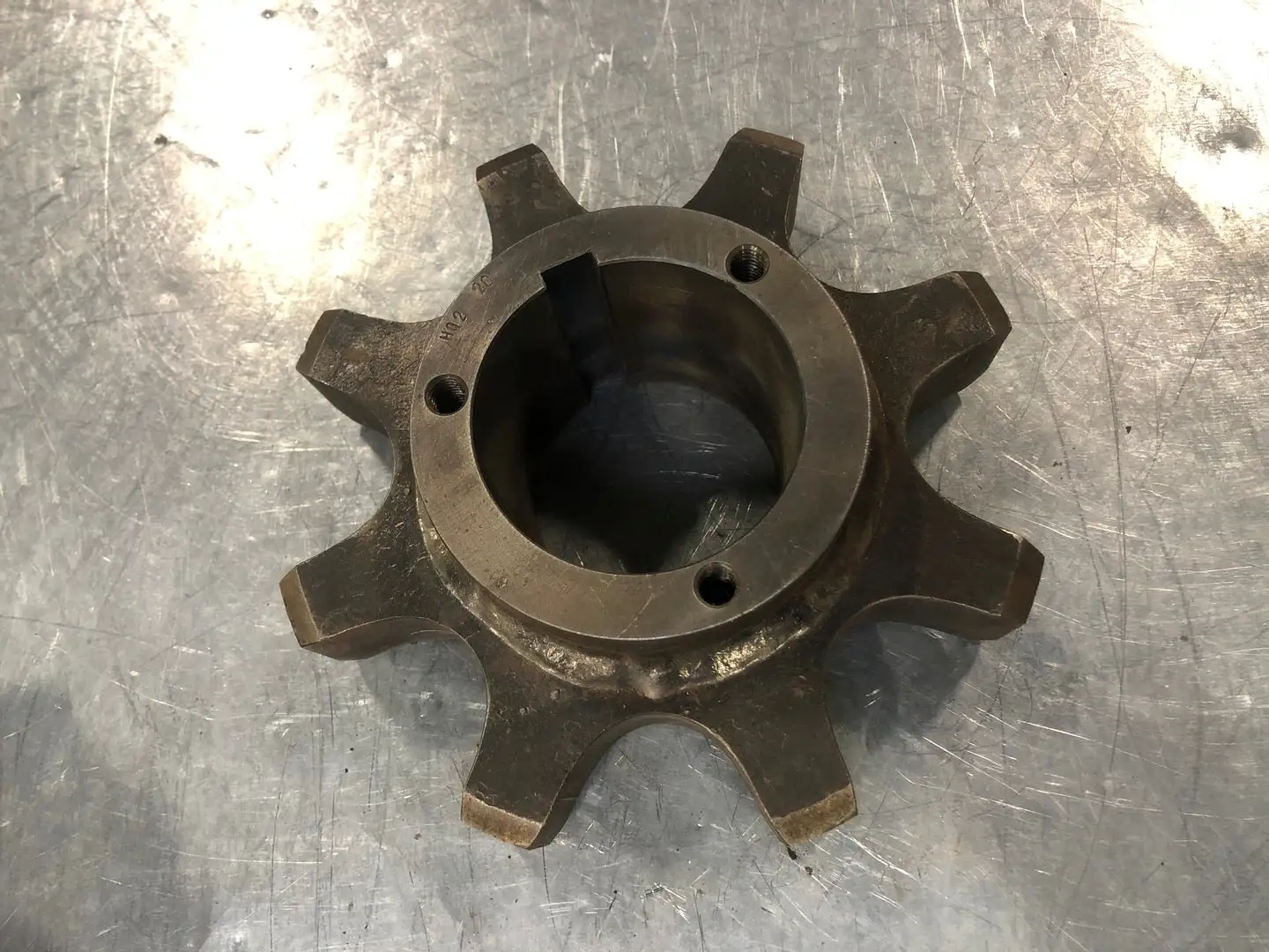 8 Teeth Chain Sprocket w/ 2-7/8" HQ2 Hub