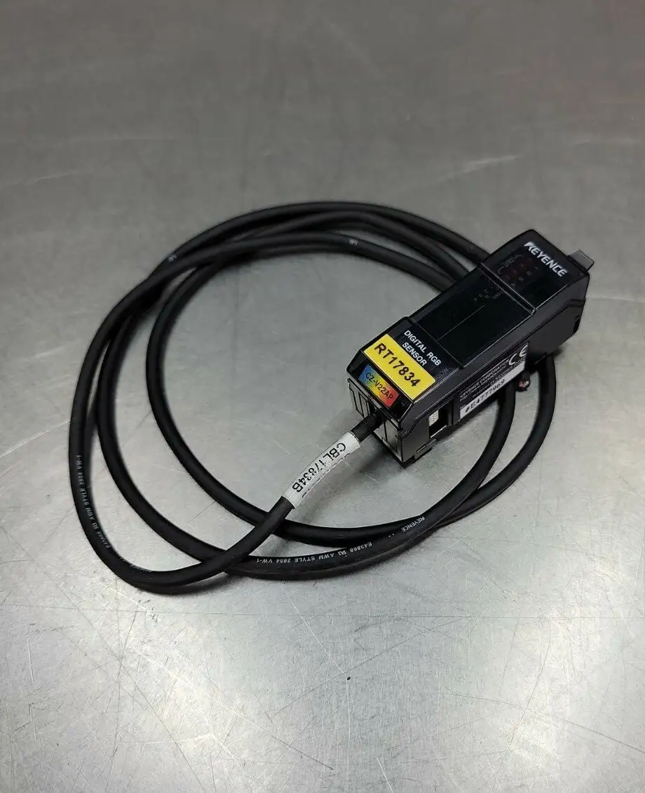 USED KEYENCE CZ-V22AP