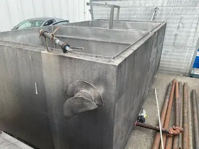 Mueller 1200 Gallon Triplex Tank