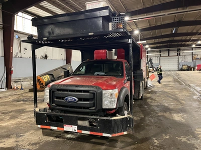USED 2011 FORD F-550