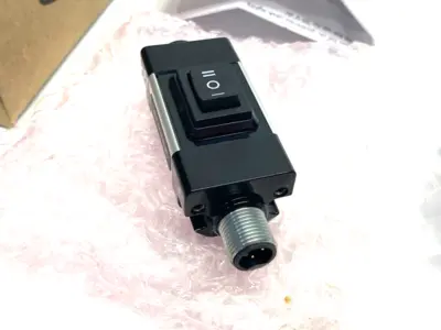 USED BANNER ENGINEERING IN-LINE ROCKER SWITCH 3-POSITION M12 MALE TO FEMALE 93004