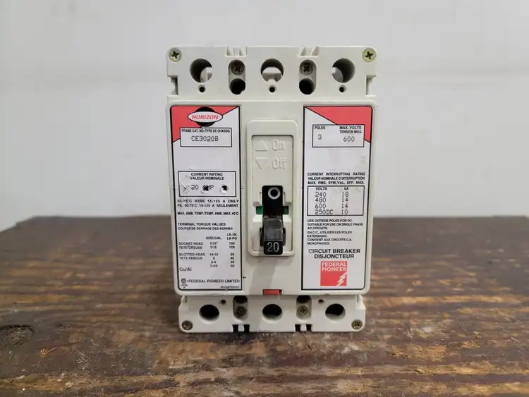 Used FEDERAL PIONEER CE3020B Switchgears British Columbia CA | Lenmark #239507