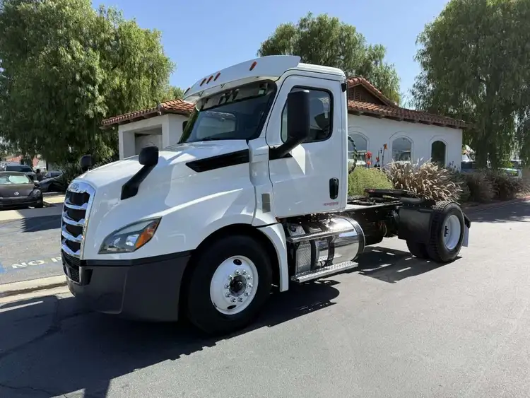 Used 2019 FRHT T12642ST Conventional trucks California US | Commerce Truck Equipment Sales #1548742
