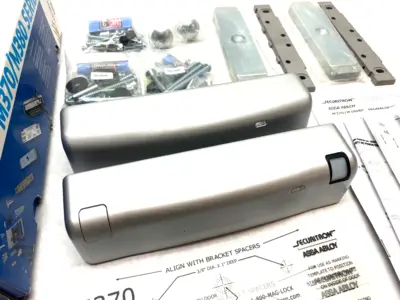 USED SECURITRON MAGNALOCK MAGNALOCK DOOR LOCKING DEVICE