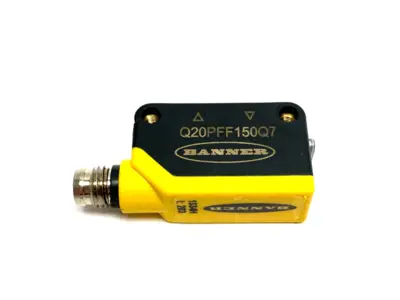 USED BANNER ENGINEERING WORLD-BEAM FIXED-FIELD PHOTOELECTRIC SENSOR M8 4-PIN
