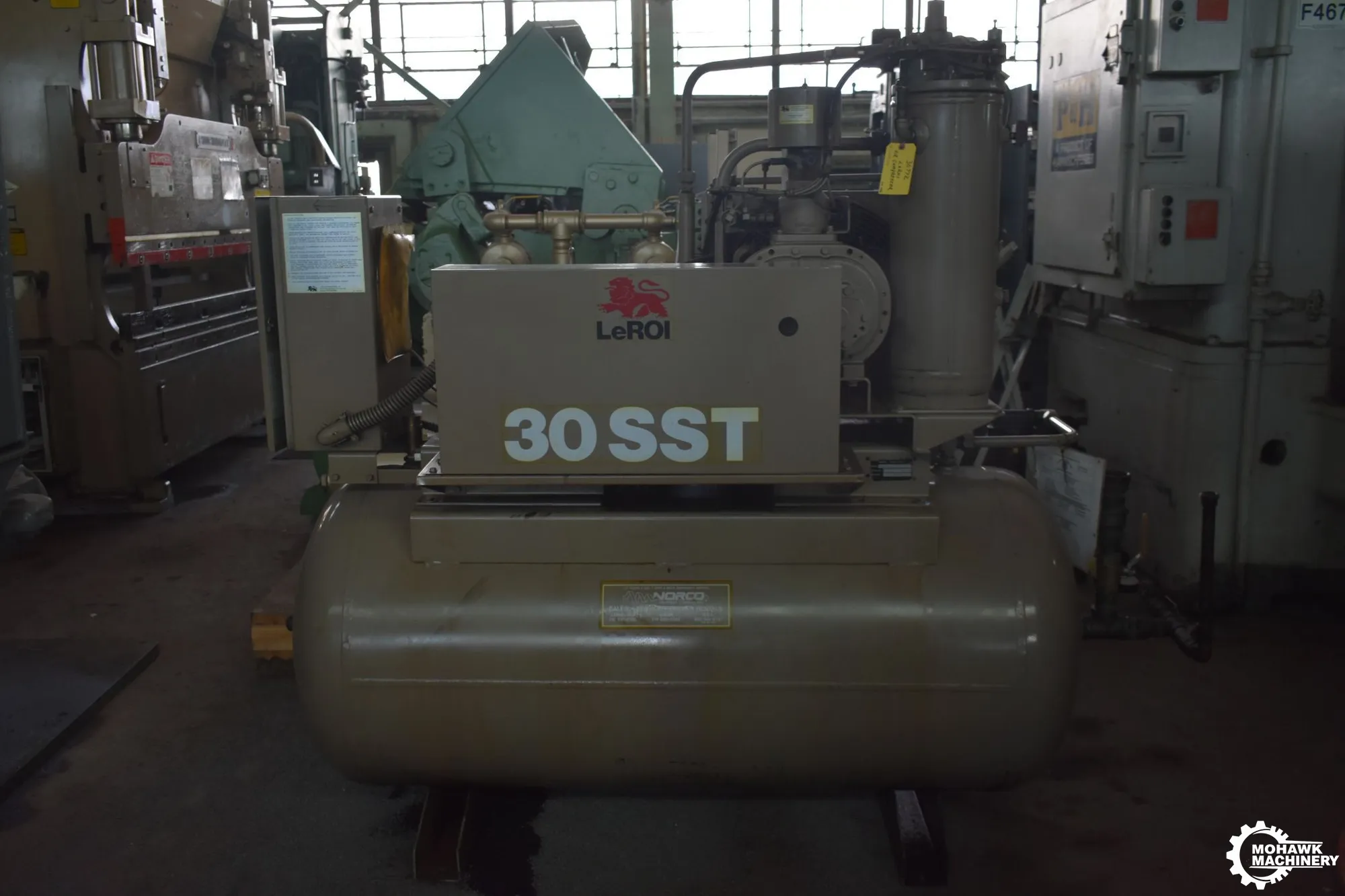 30 HP LEROI "W30SST" HORIZONTAL ROTARY SCREW AIR COMPRESSOR w/STORAGE TANK - 100 PSI