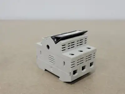 USED ALLEN BRADLEY 1492-FB3C30L