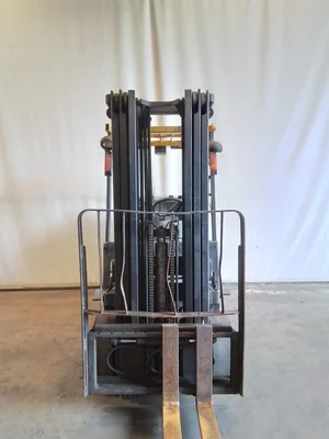 USED 1999 TCM FCG25F9T