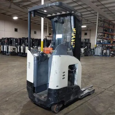 USED 2016 CROWN RR5725-45