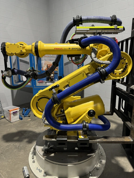 Used 2000 FANUC R-2000iC 210F Robots Tennessee US | Star Equipment Co., Inc. #1279495