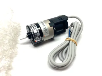 USED SMC DOUBLE ACTING 10MM ROTARY VANE ACTUATOR  W/ AUTO SWITCHES