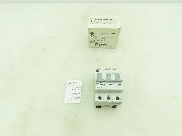 Allen Bradley 1492-SP3C050 Circuit Breaker 3 Pole 5A 480/277V Ser C