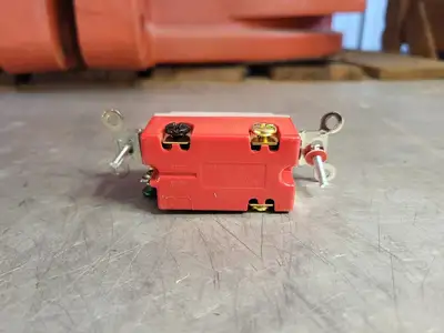 NEW HUBBELL HBL1223