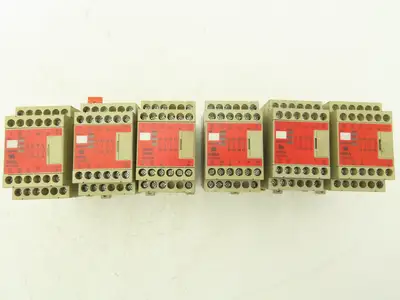 Omron STI G9SA-301 Dual Channel Safety Relay Unit 24VAC/DC Lot of 6