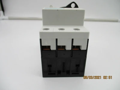 NEW Siemens Siemens 3RV1011-0EA10