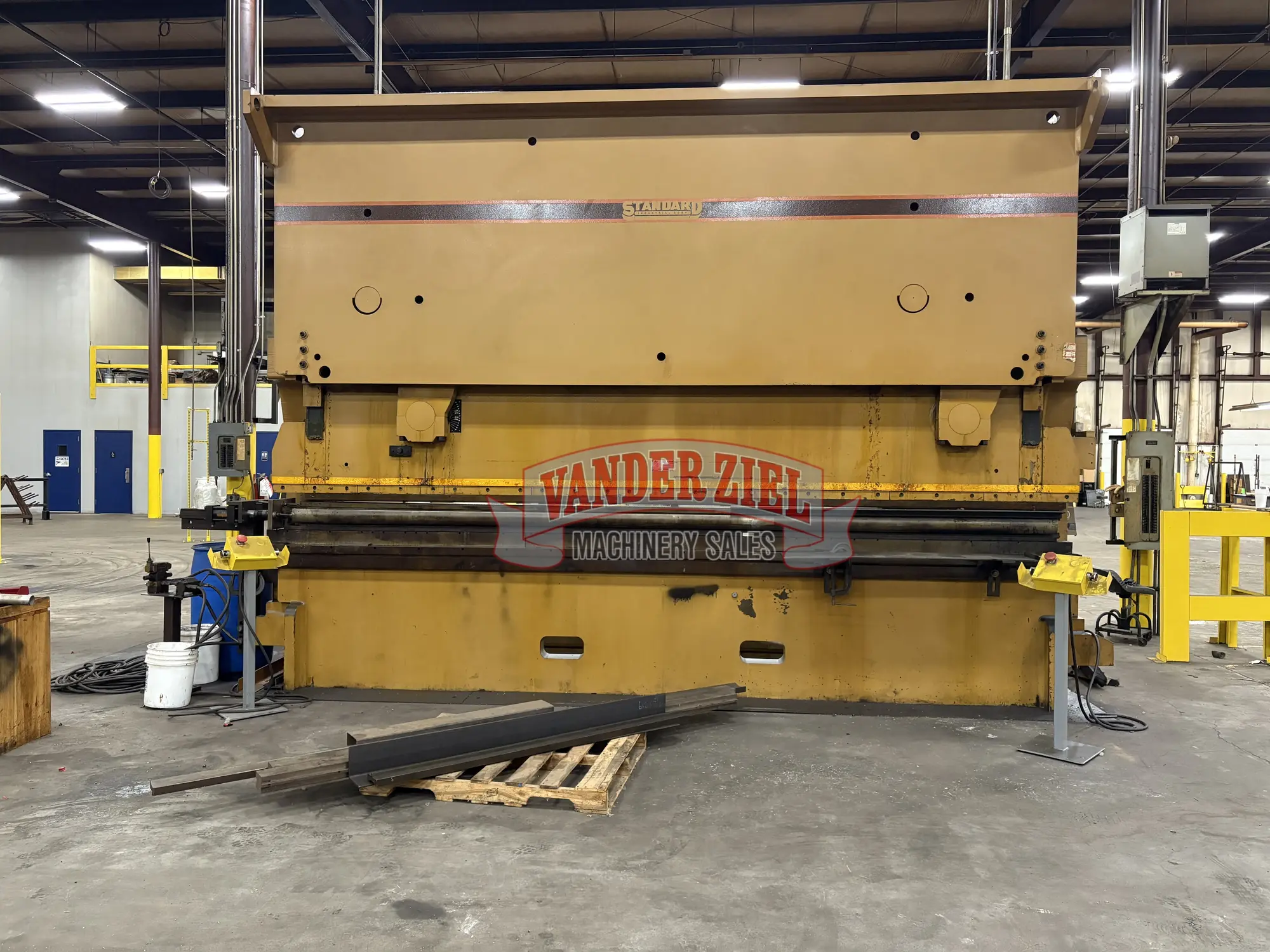 Used STANDARD ABC0018 Press Brakes Michigan US | Vander Ziel Machinery Sales #482487