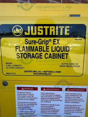 USED JUSTRITE 4 GALLON FLAMMABLE LIQUID STORAGE CABINET W/ SOFT CLOSE DOORS, KEY