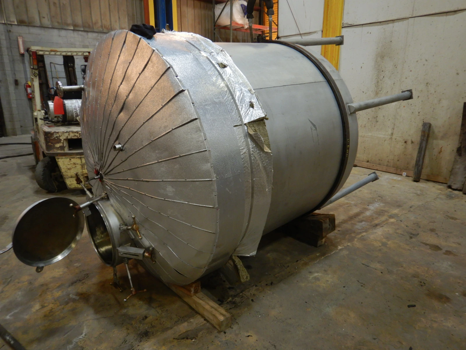 USED APV 1,000 Gallon