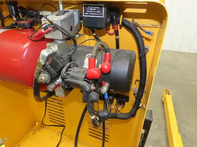 Used ULINE _UNKNOWN_ Pallet Lifters Indiana US | Arrow Industrial #1366960
