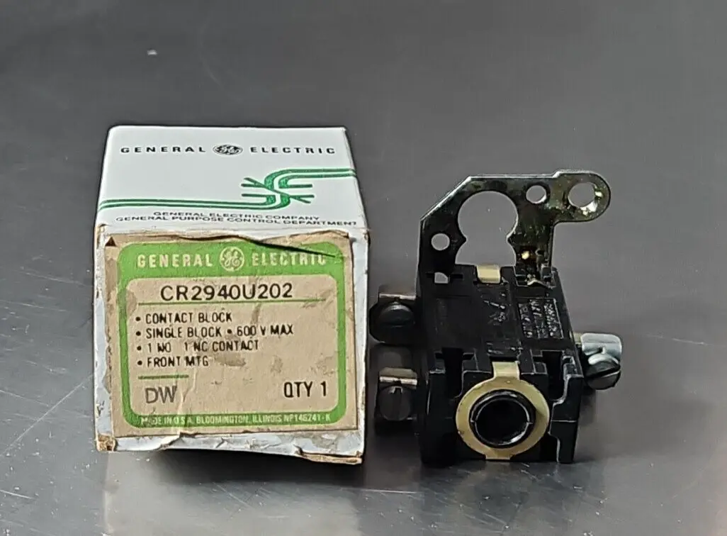 GE CR2940U202 CONTACT BLOCK. Loc4D21
