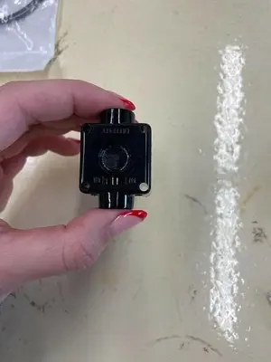 R-800 SERIES MINIATURE PRECISION PRESSURE REGULATOR