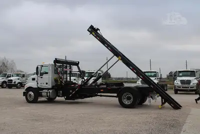New | in-Stock 2027 MACK MD7 Rolloff Trucks Texas US | Roll Off Truck World #1491912