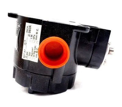 NEW ASHCROFT NPAN7DLS05 PRESSURE SWITCH SERIES XFS 100 PSI 10A ,250VAC 10A,30VDC
