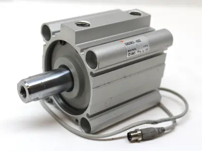 USED SMC CDQ2B63-40DZ