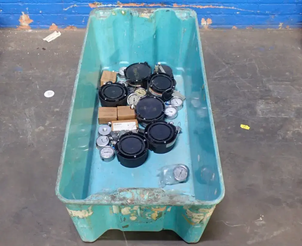 Assorted Pneumatic Pressure Gauges